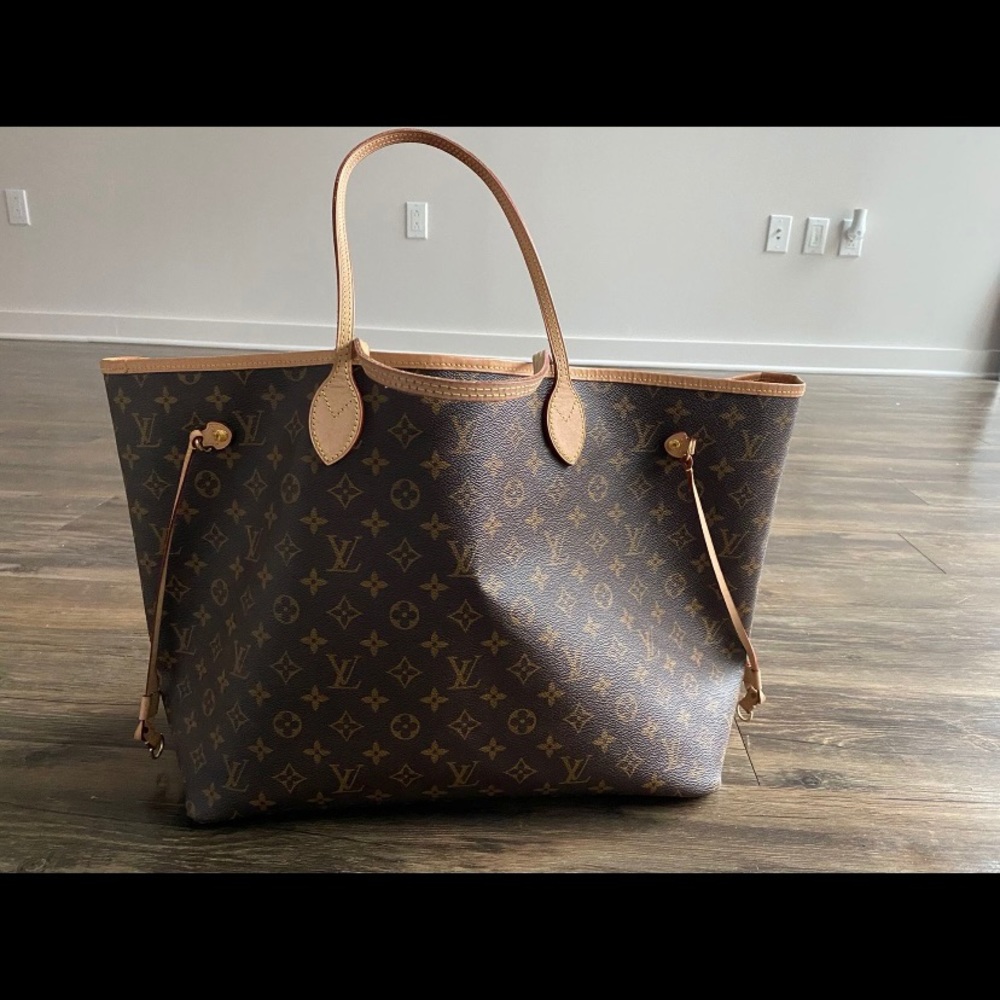 Louis Vuitton NeverFull GM.